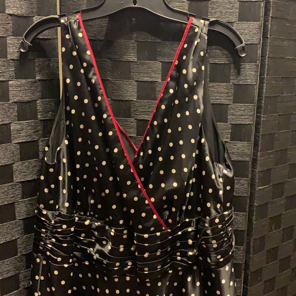 NWT- Robbie Bee Black and White polka dot dress with red piping detail size 20W - Picture 2 of 6